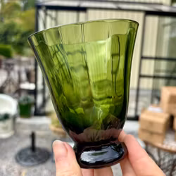 Glas Boule i en grön nyans - Olsson Jensen