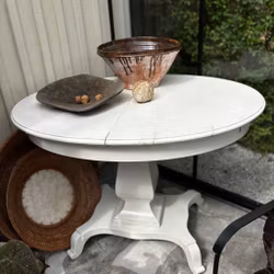 Bord ovalt pelarbord med fyra dekorativa fötter - Vintage