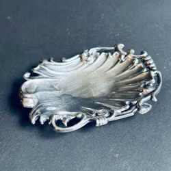 Fat nysilver med sirlig kant på liten fot - Vintage