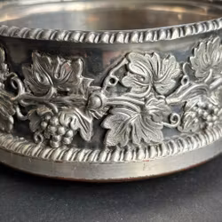 Coaster med vindruvsdekor Engelsk nysilver - Vintage
