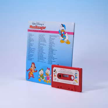 Kassettband Musiksaga - Luftens Hjältar: En Skön Seger - 1990 - Titta, Lyssna, Läs