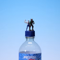 Pepsiman Bottle Cap - Movie Monsters - Pepsiman & The Wolfman - Pepsi 1999