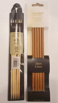 Strumpstickor i metall och bambu/trä