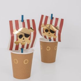 Muggar med Sugrör - Pirater