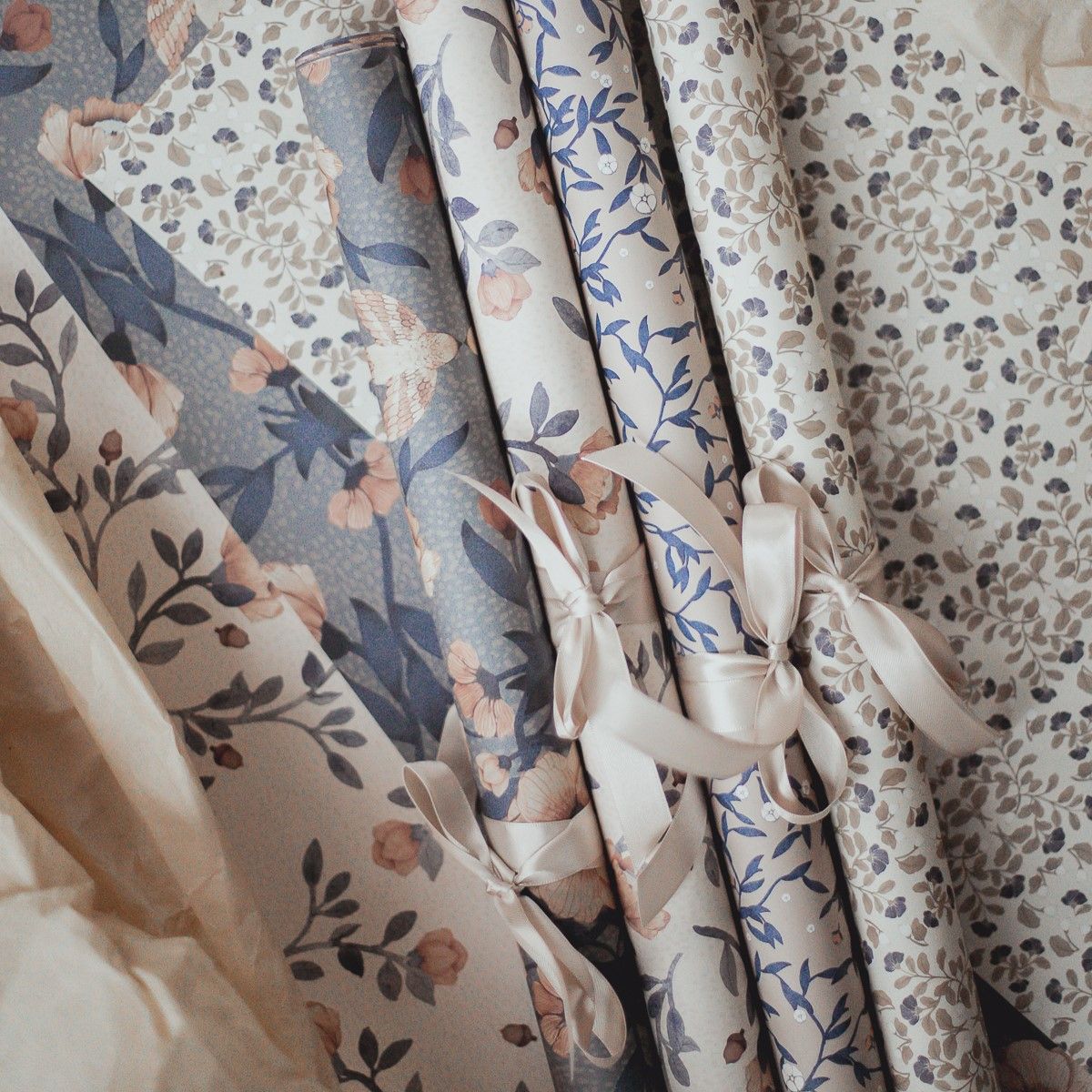 Presentpapper 4 pack - Mrs Mighetto - Blue Floral