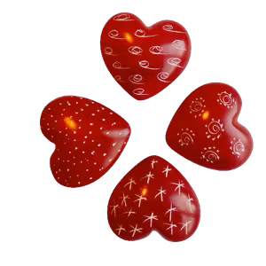 4 små hjärtan, rött med mönster, täljsten