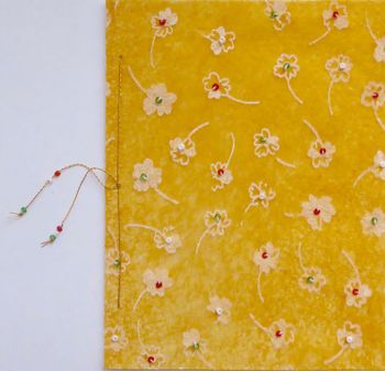 Brevkort m kuvert, Blomsteräng, gult med pärlor