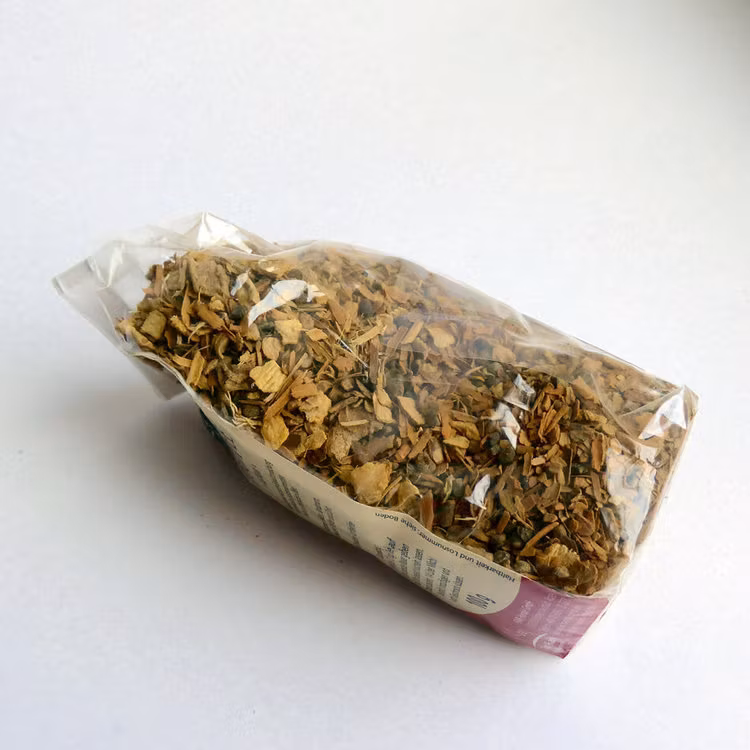 Yogi-te från Nepal, ayurvedisk kryddblandning med ingefära, kryddnejlika, kardemumma, svartpeppar & kanel.
