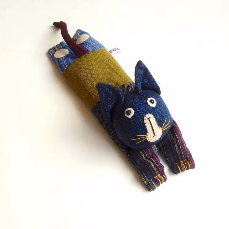 Värmekudde Relax, till barn, en liten katt, fylld med linfrön. Rogivande. Handgjort för Fair Trade.