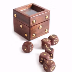 Tärningsask i trä med 6 tärningar