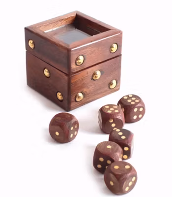 Tärningsask i trä med 6 tärningar