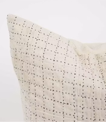 Kuddfodral Patch Stitch, vit-svart, World of Craft