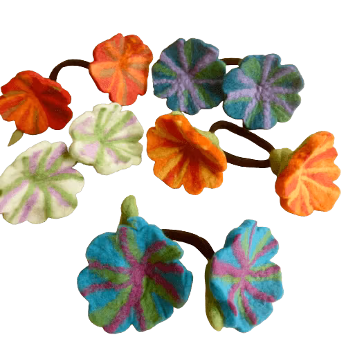 Hårsnodd, hårgummi Två blommor, tovade