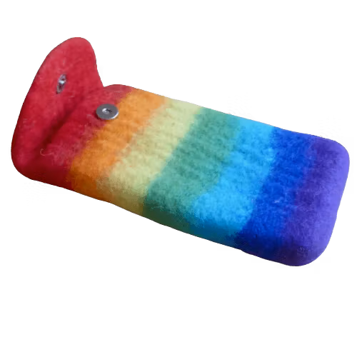 Etui Regnbåge tovad, till mobil, glasögon. 15 x 8 cm, stängs med magnetisk tryckknapp. Fair Trade.