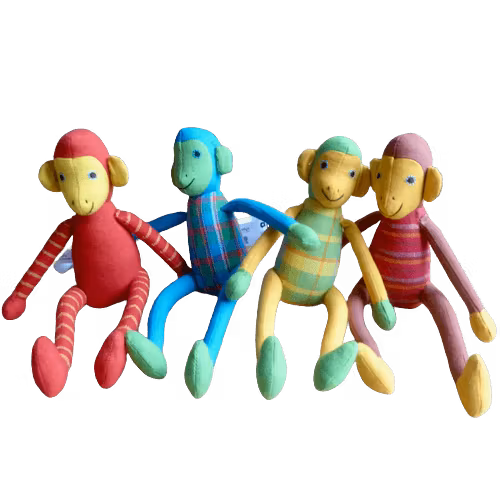 4 sittande tyg-apor som tygleksak eller maskot: Orange-gul, blågrön, grön-gul, brun-röd. Olika mönstrade, enfärgade ansikten, händer och fötter. Pigga, glada, charmiga, individuella. Som present eller