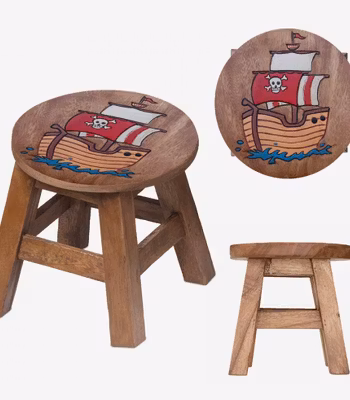 Barnpall i trä med motiv Piratskepp