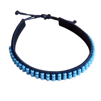 Armband Massej, ljusblåa pärlor, justerbart