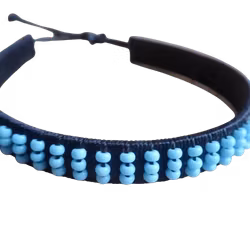 Armband Massej, ljusblåa pärlor, justerbart