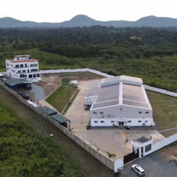 Fairafric, mörk choklad 57%, Baobab & Moringa, ekologisk