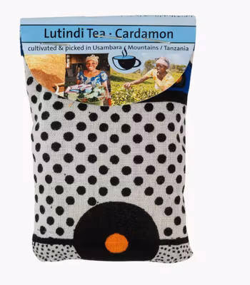 Svart te med kardemumma, i Kanga-tyg