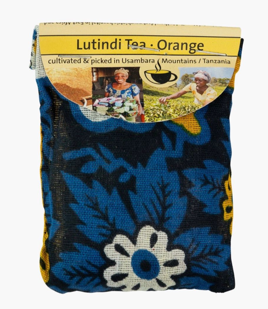 Svart te, förfinat med apelsinskal, i Kanga-tygpåse, Tanzania, Fair Trade.