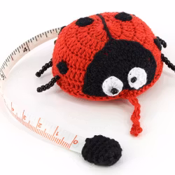 Virkat måttband, Nyckelpiga, 150 cm