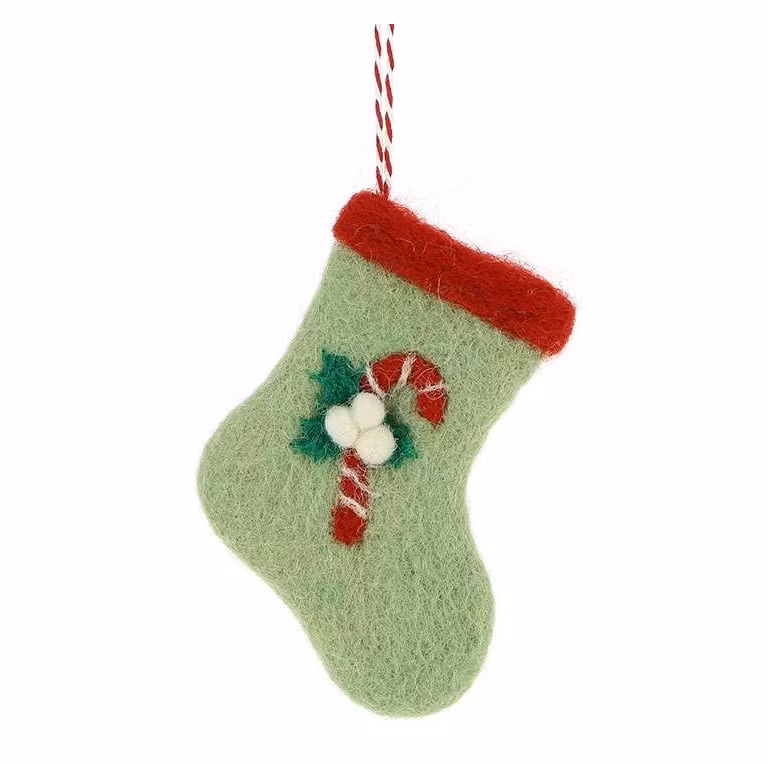 Julhänge Liten ljusgrön julstrumpa, tovad. Med julmotiv, polkastång. Till granen eller julklapp. Fair Trade Nepal.