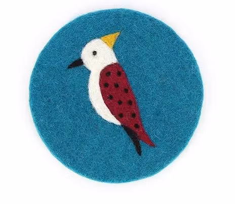 runt, tovat underlägg till gryta och kanna. Motiv fågel mot mörk turkos bakgrund. Mycket dekorativ. Fair Trade Nepal.