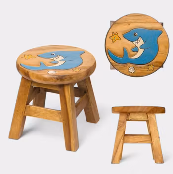 Barnpall i trä med motiv Glad haj