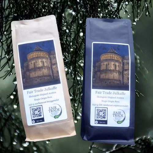 Klotets Julkaffe i 2 varianter: mellanrost bryggmalet och mellan-mörkrost espressomalet, ekologiskt, högland Arabica, Single Origin Peru. Fair Trade.