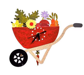 Väggklocka med pendel, Skottkärra, recycling metall