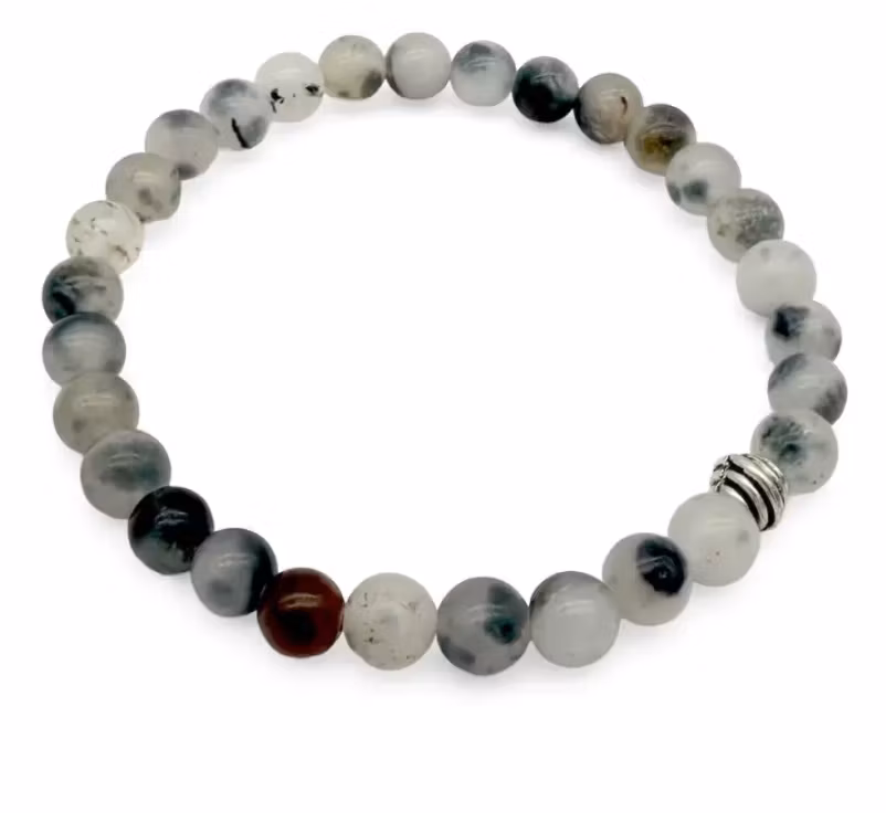 Pärlarmband med pärlor av kvarts i olika färgtoner.  Fair Trade Nepal.