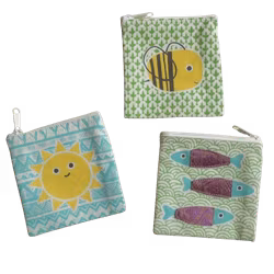 Litet fodral, screentryck, dragkedja, 10 x10 cm