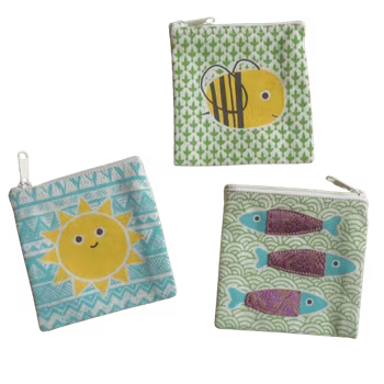 Litet fodral, screentryck, dragkedja, 10 x10 cm