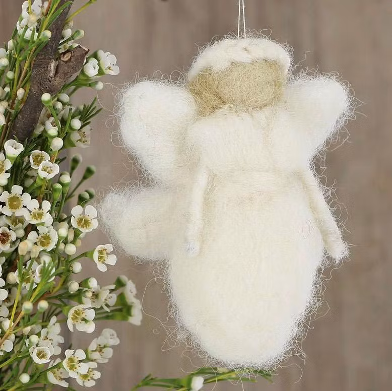 Liten god fe, skyddsängel, tovad, vit. Fair Trade.