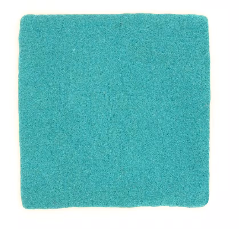 Sittunderlägg stolsdyna Kvadrat, blå nyanser, tovat, turkos. Fair Trade Nepal.