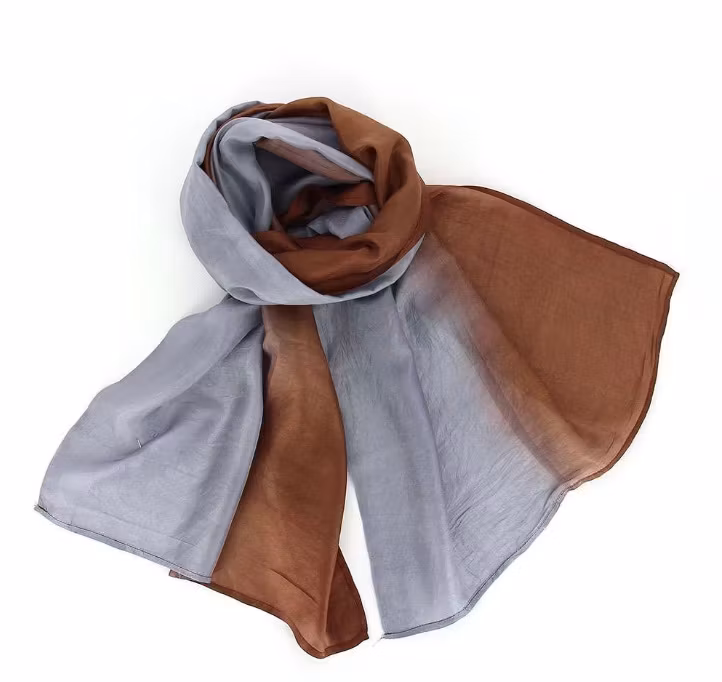 Elegant sjal i silver & koppar  av ren siden. Vietnam. Fair Trade.