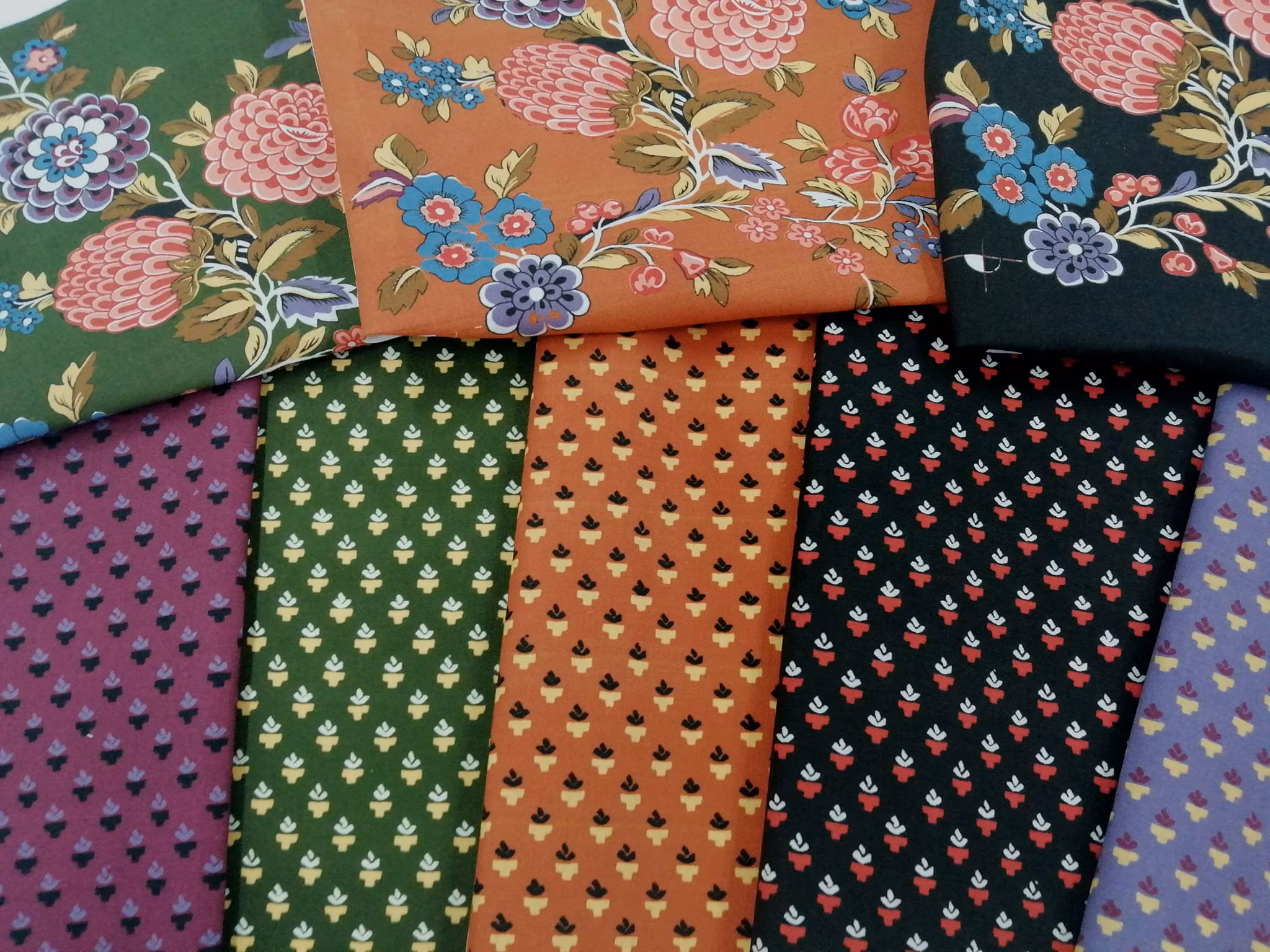 STRAWBERRY mörk lila