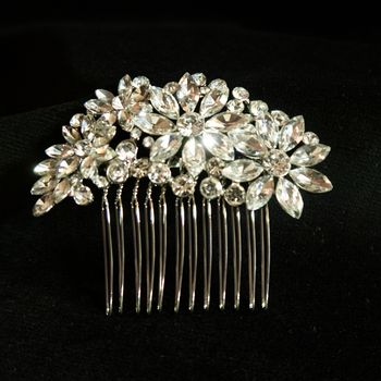 Hårkam, silverfärgad metall strass. Art 26.