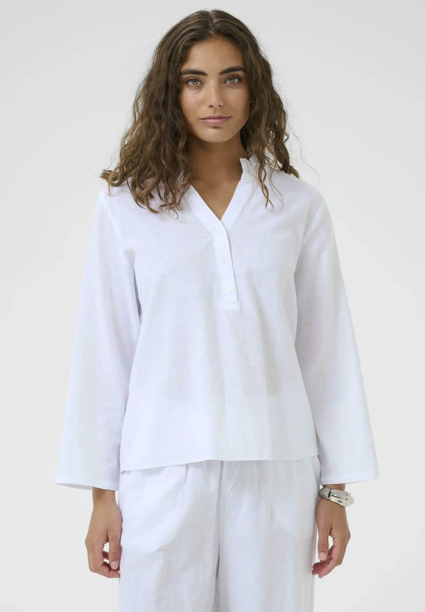 CUarletty linneblus vit