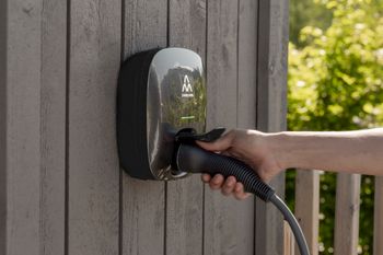 Charge Amps Luna 22kW