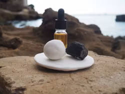 LOVE & STONES || RAW CERAMIC & CRYSTAL DIFFUSER
