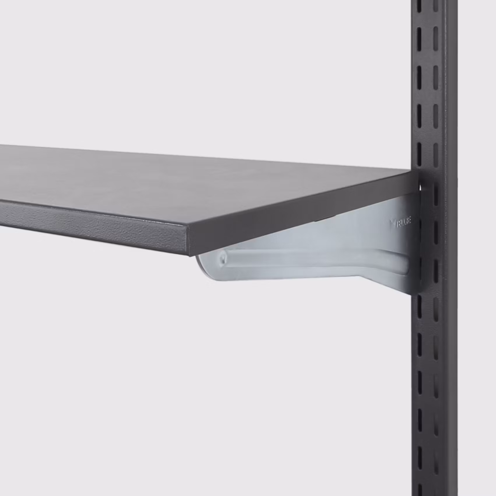 Plåthylla till hängskena