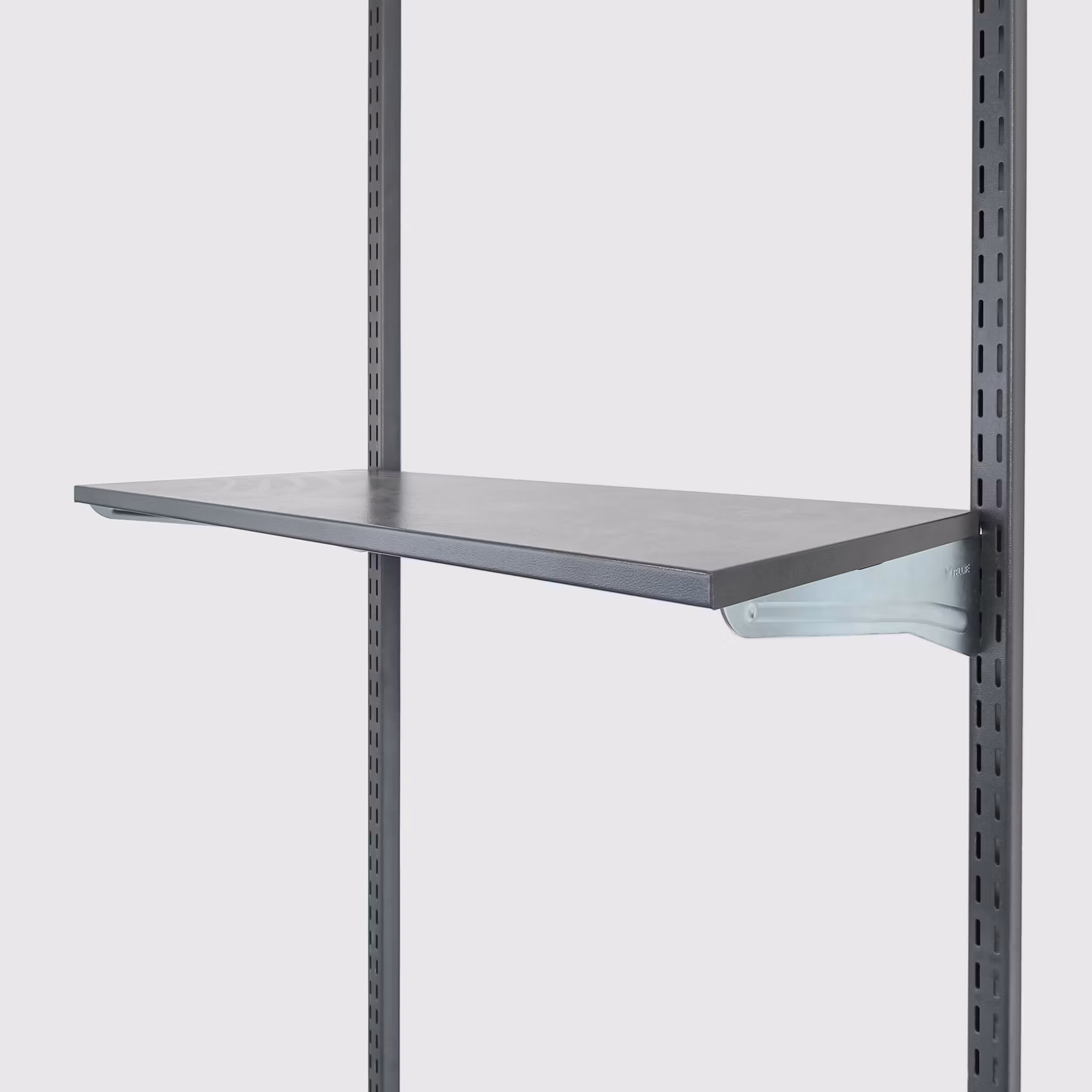 Plåthylla till hängskena