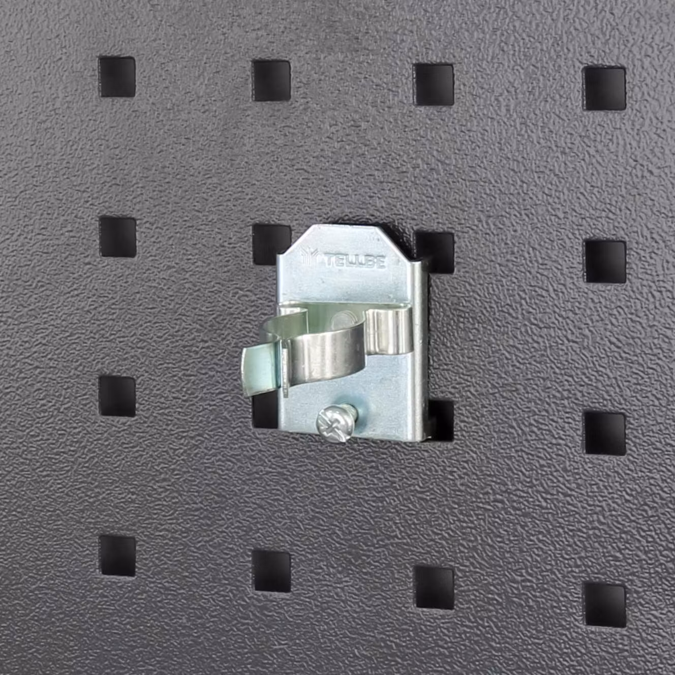 Fjäderklämma till verktygstavla