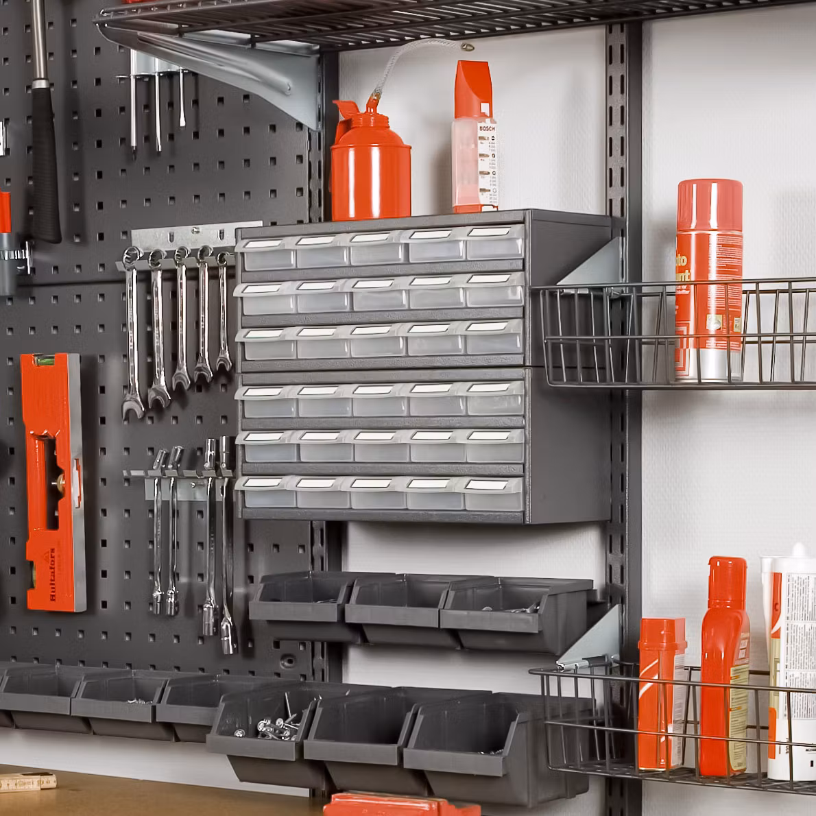 Oppbevaring av små deler for opphengsskinne