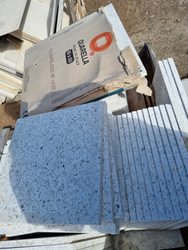 25: Terrazzo plattor – Vit melerade, ca16m2