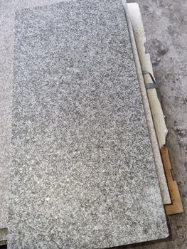 57: Granit-plattor-Serizzo, ca 15m2