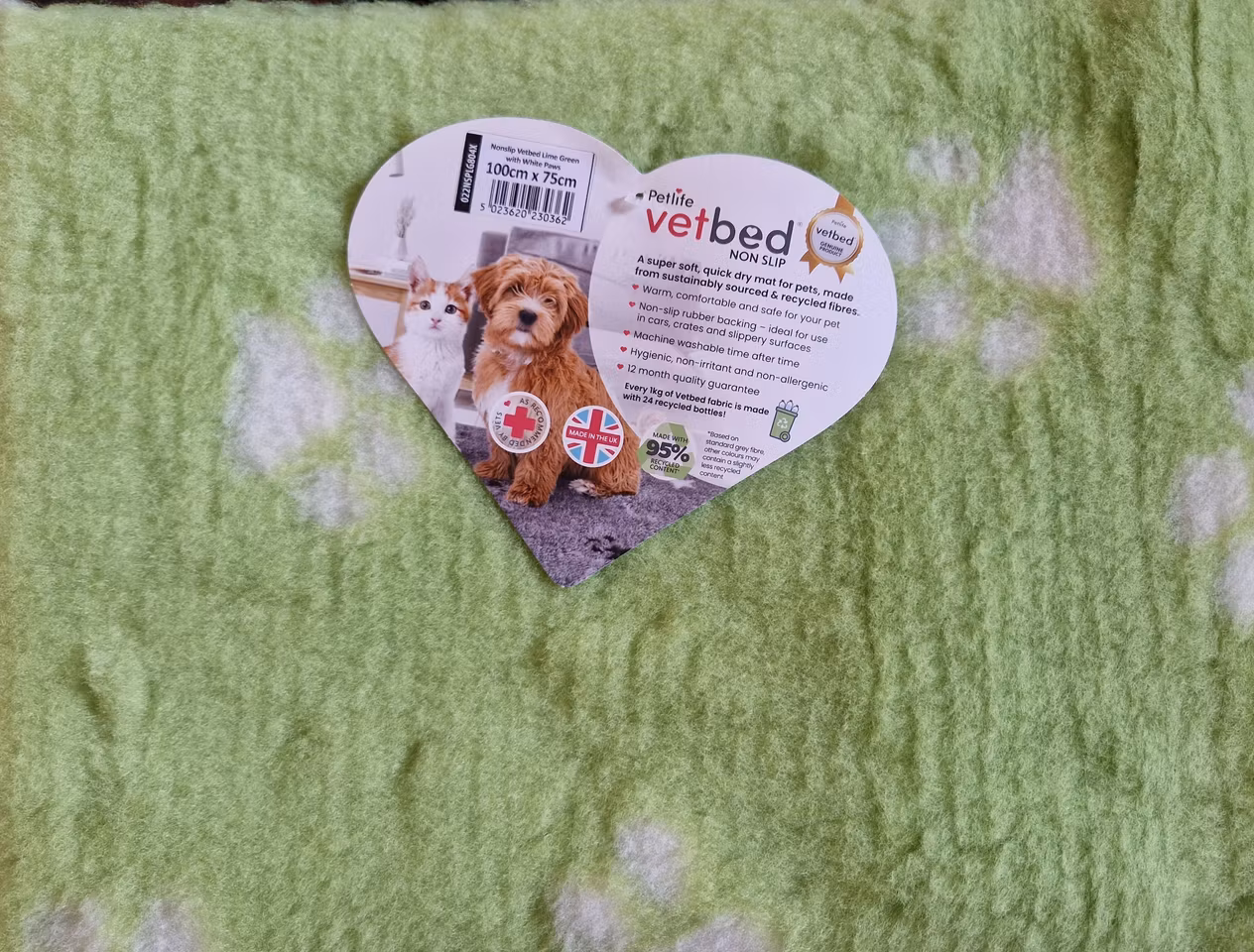 Vet Bed (50x75 cm) Lime Green with White paws