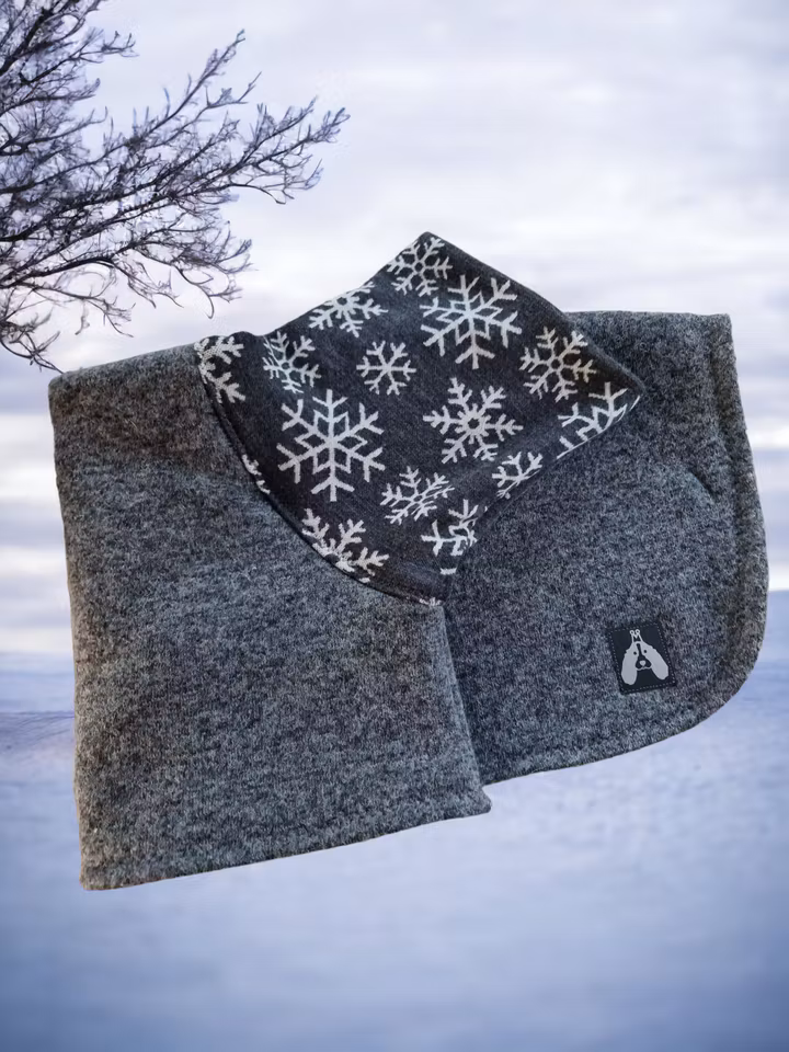 Grått ulldekken med snøstjerner L